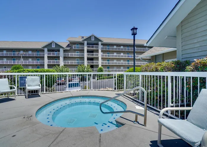 Pigeon Forge Condo With Pools About 3 Mi To Dollywood!